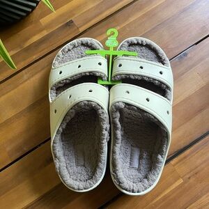 Crocs Classic Cozzzy Sandal